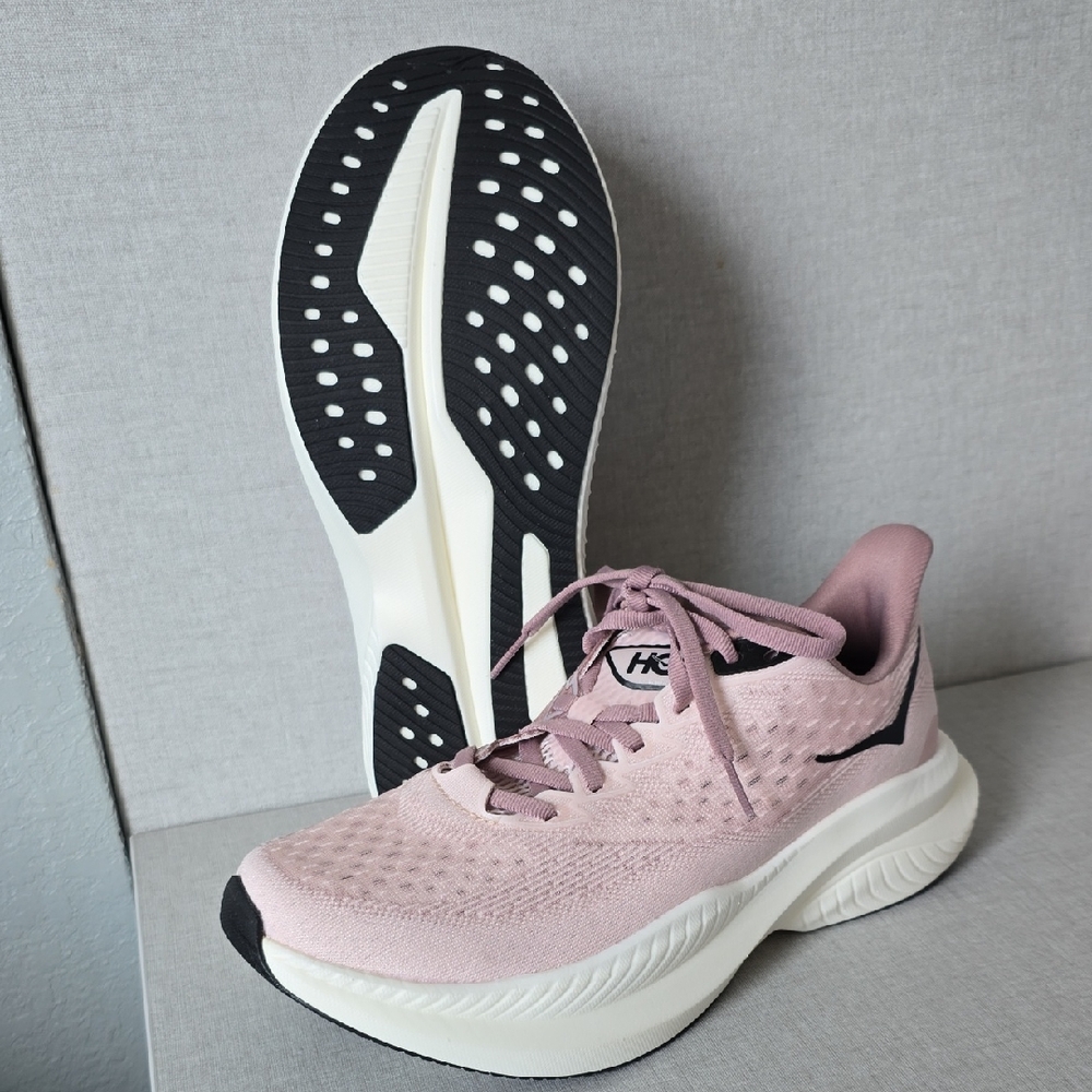 Hoka Mach 6 One One Women's Mauve, Black with White soles. Athletic Shoes. (w8)